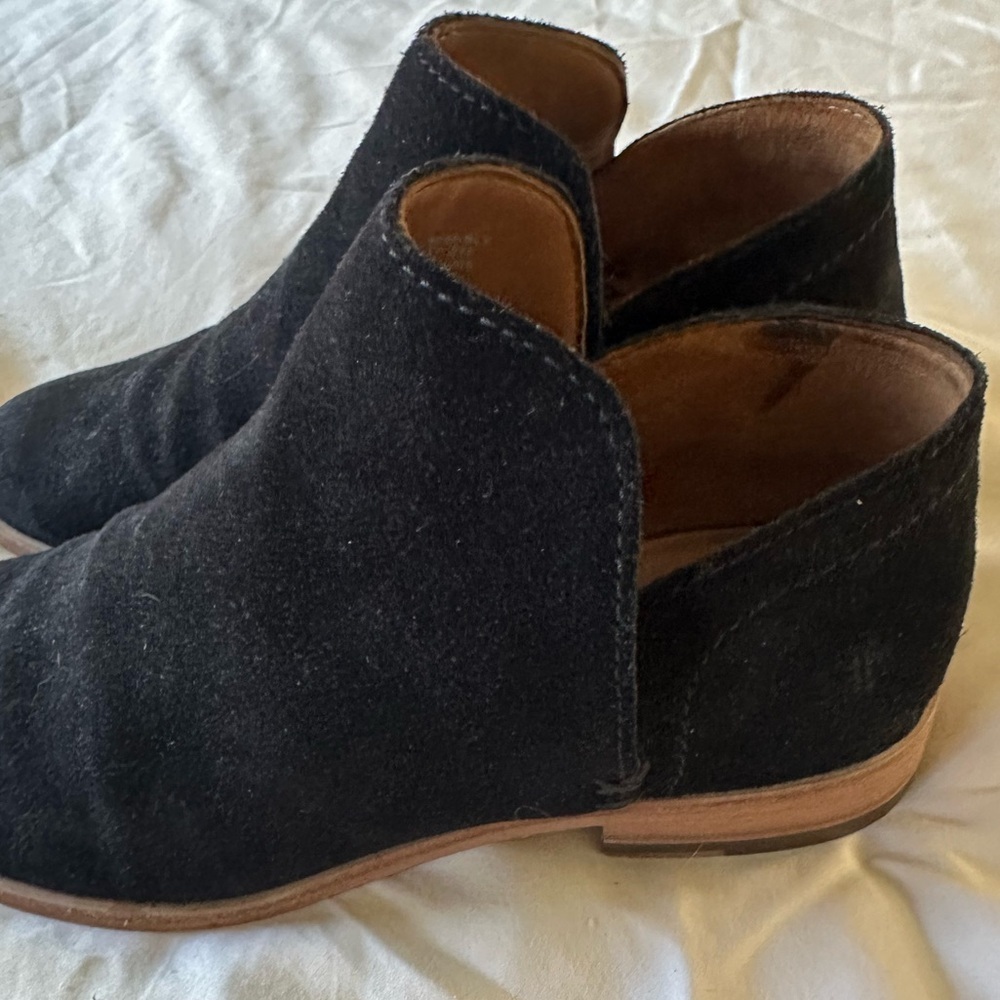 Frye Women’s Elyssa Black Suede Leather Shootie, Size 7 - Picture 2 of 10